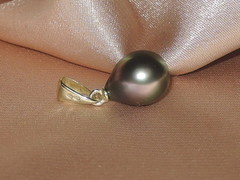 Zlatý prívesok 14K s tahitskou perlou TDyP100M Prívesok s tahitskou perlou TDyP100M TDyP100M