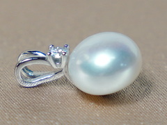 Prívesok s perlou BC026WBP-W BC026WBP-W.JPG BC026WBP-W