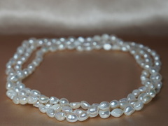 Dlhý náhrdelník z pravých sladkovodných perál 150 cm DPN8090A Dlhý náhrdelník z pravých sladkovodných perál 150 cm DPN8090A.1.JPG DPN8090A