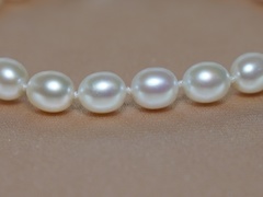 Perlový náramok OSB06AA+wJ Náramok podlhovasté perly OSB06AA+wj.JPG OSB06AA+wJ