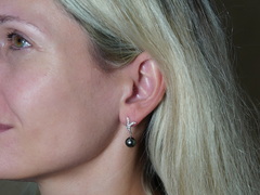 Náušnice s tahitskými perlami AAA v 14K zlate WW06WVE-T Náušnice s tahitskými perlami AAA v 14K zlate WW06WVE-T.3.JPG WW06WVE-T