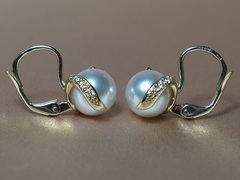 Zlaté náušnice morská akoya perla s briliantmi BC05YE-A Perlové náušnice BC05YE-A-1.JPG BC05YE-A