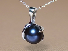 Prívesok s perlou BC05SP-B Prívesok s čiernou sladkovodnou perlou BC05SP-B-1.JPG BC05SP-B