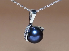 Súprava šperkov s pravými čiernymi perlami BC05SS-B Prívesok s čiernou sladkovodnou perlou BC05SP-B.JPG BC05SS-B