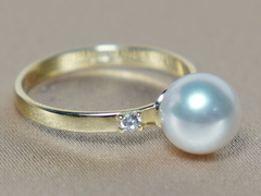 Zlatý prsteň 14K s akoya perlou a briliantmi BC027YR-A Prsteň s akoya perlou BC027YR-A-1.JPG BC027YR-A