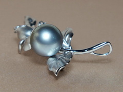 Strieborná brošňa s pravou tahitskou perlou BR014BR Strieborná brošňa s pravou tahitskou perlou BR014BR.1.JPG BR014BR