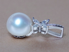 Strieborný prívesok s pravou perlou a zirkónmi PP8035SH Strieborný prívesok s pravou perlou a zirkónmi PP8035SH.2.JPG PP8035SH