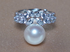 Strieborné šperky so zirkónmi a sladkovodnými perlami PS8035SH Strieborný prsteň so zirkónmi a sladkovodnou perlou PR8035H.JPG PS8035SH