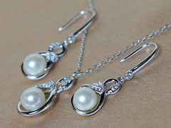 Strieborný set šperkov s motívom labutí a perlami PS555B Strieborný set šperkov labute so zirkónmi a sladkovodnými perlami PS555B.1.JPG PS555B