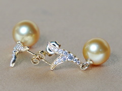 Zlaté náušnice s perlou WW06YVE-G Zlaté náušnice s perlou WW06YVE-G-1.JPG WW06YVE-G