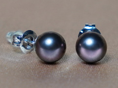 Zlaté náušnice 14K s pravou čiernou perlou FE585AAAwB Zlaté náušnice s pravou perlou FE585AAAwB-2.JPG FE585AAAwB