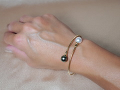 Zlatý náramok 18 kt. s perlami Južného Pacifiku WTPB100yB Zlatý náramok 18 kt. s perlami Južného Pacifiku WTPB100yB.1.JPG WTPB100yB