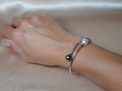 Zlatý náramok 18 kt. s perlou Južného Pacifiku WTPB100wB Zlatý náramok 18 kt. s perlou Južného Pacifiku WTPB100wB.1.JPG WTPB100wB