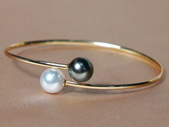 Zlatý náramok 18K s tahitskou a akoya perlou WW08YB-AT Zlatý náramok s perlami WW08YB-AT.1.JPG WW08YB-AT