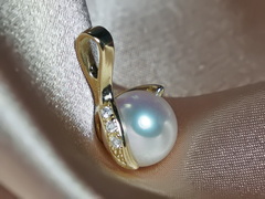 Zlatý prívesok 14K s japonskou akoya perlou BC05YP-A Zlatý prívesok s akoya perlou BC05YP-A-2.JPG BC05YP-A