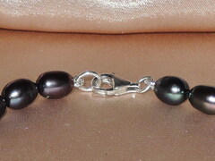 Perlový náramok čierne riečne perly FN1117bT uzáver.jpg FN1117bT